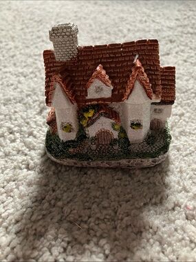 Tudor Hall Vintage 1987 Museum Collections